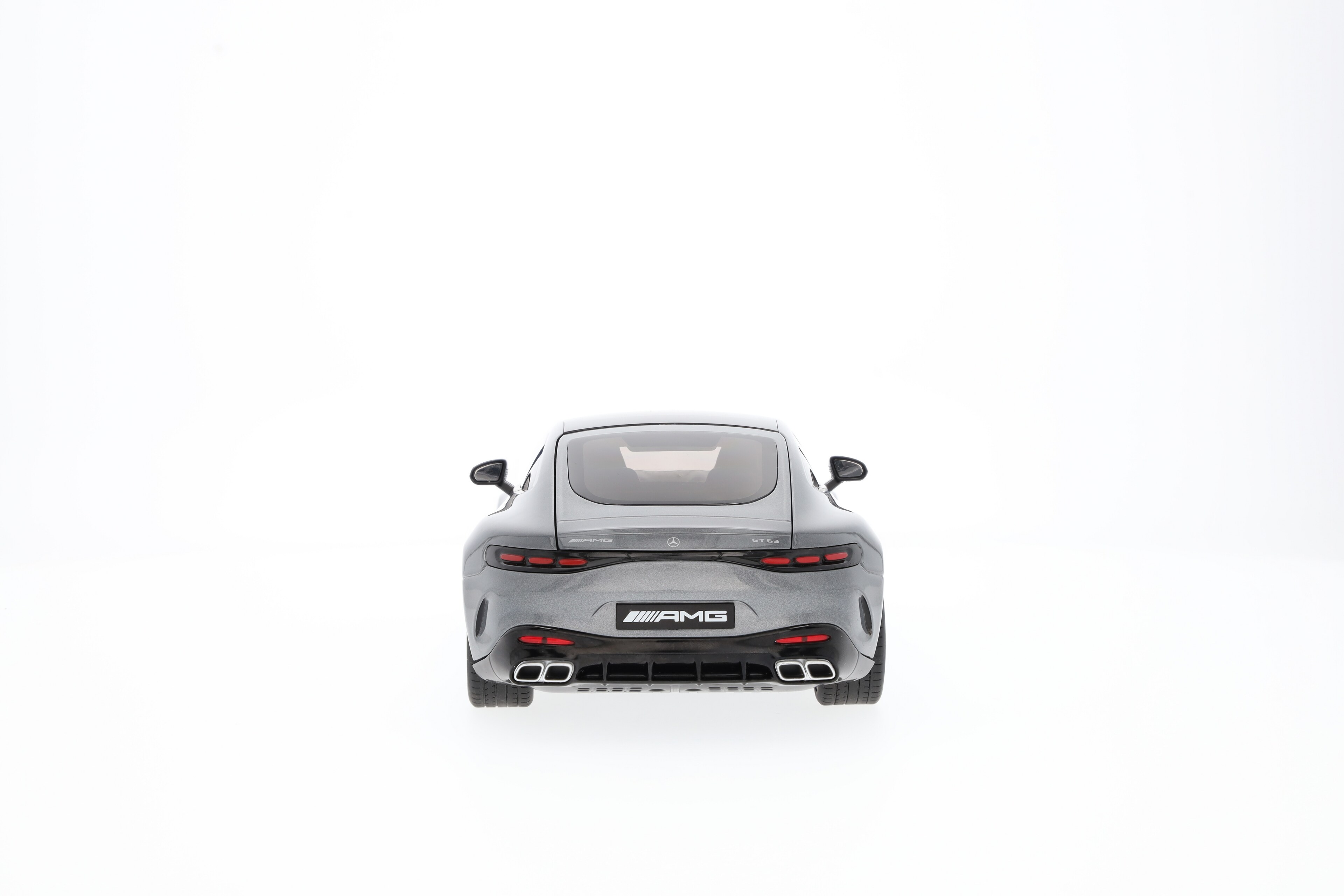 Mercedes-AMG GT 63, C192 selenitgrau, 1:18