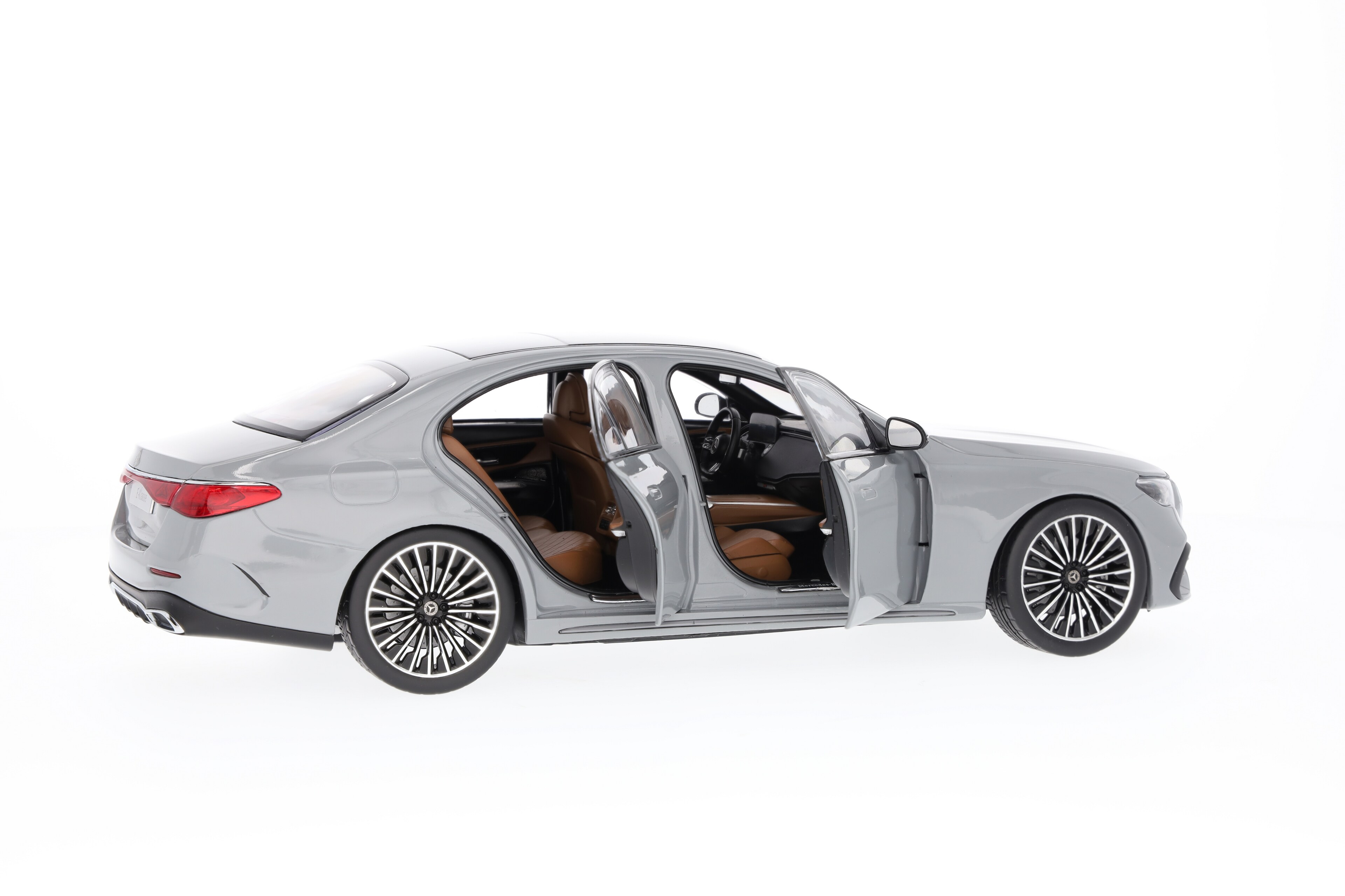 Mercedes-Benz - E-Klasse, Limousine, AMG Line, W214 MANUFAKTUR alpingrau uni, 1:18