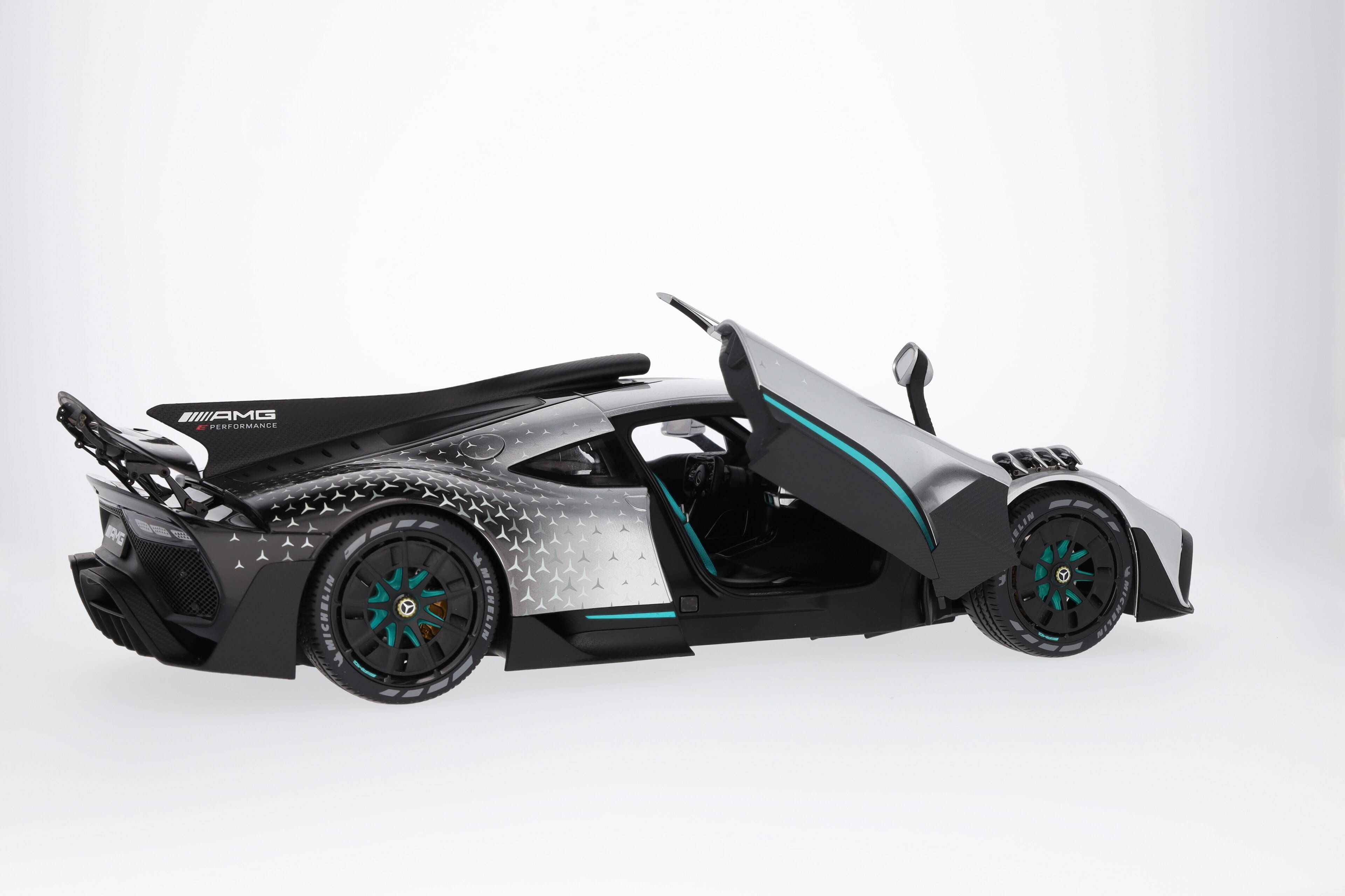 Mercedes-AMG ONE, C298, silberfarben, NZG, 1:12