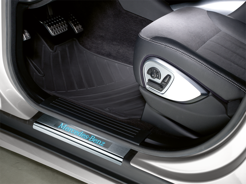 Mercedes-Benz - EINSTIEGSCHIEN Teilenummer B66890118 B66890118