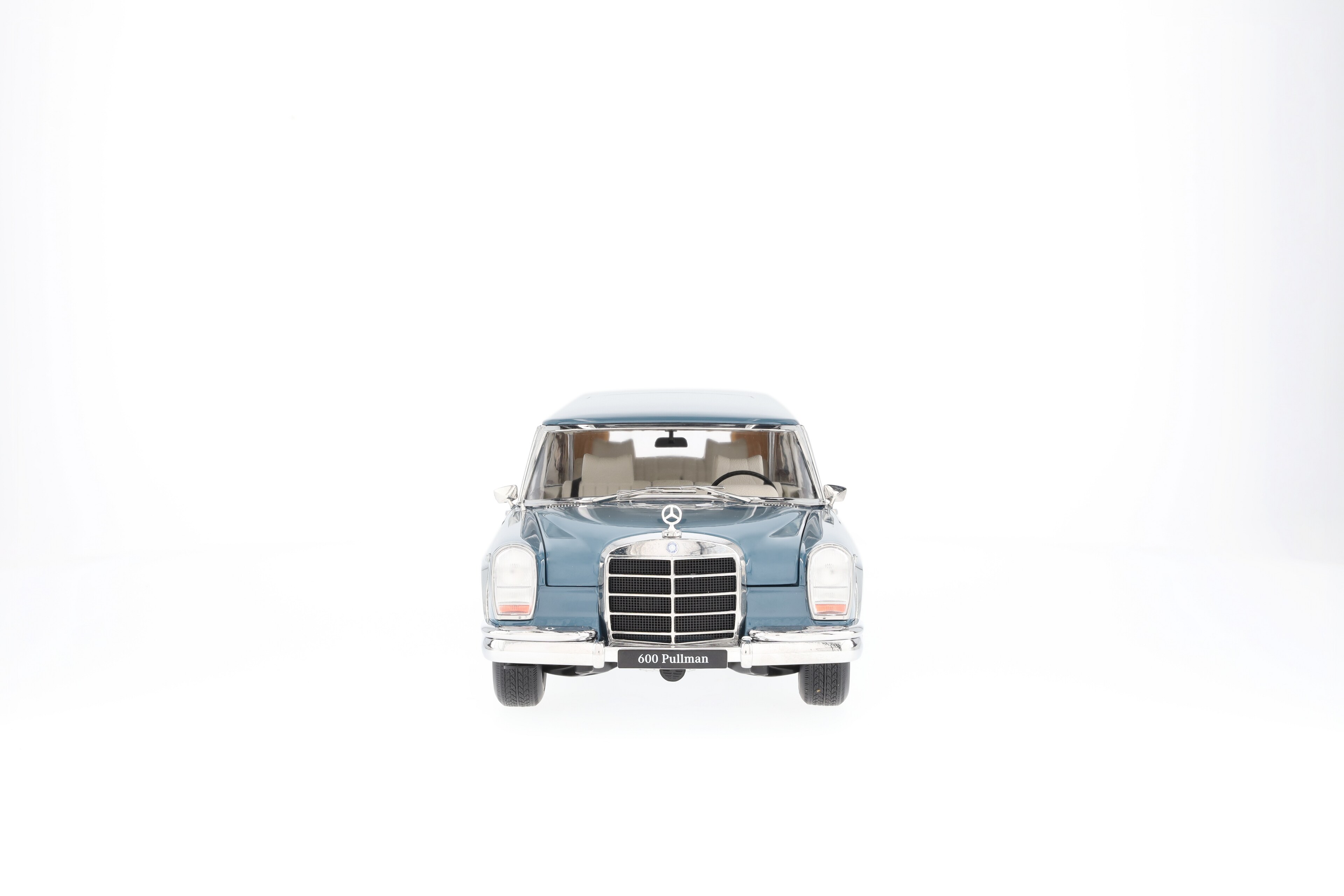 Mercedes-Benz - 600 Pullmann W 100 (1963-1981) blau, NZG, 1:18