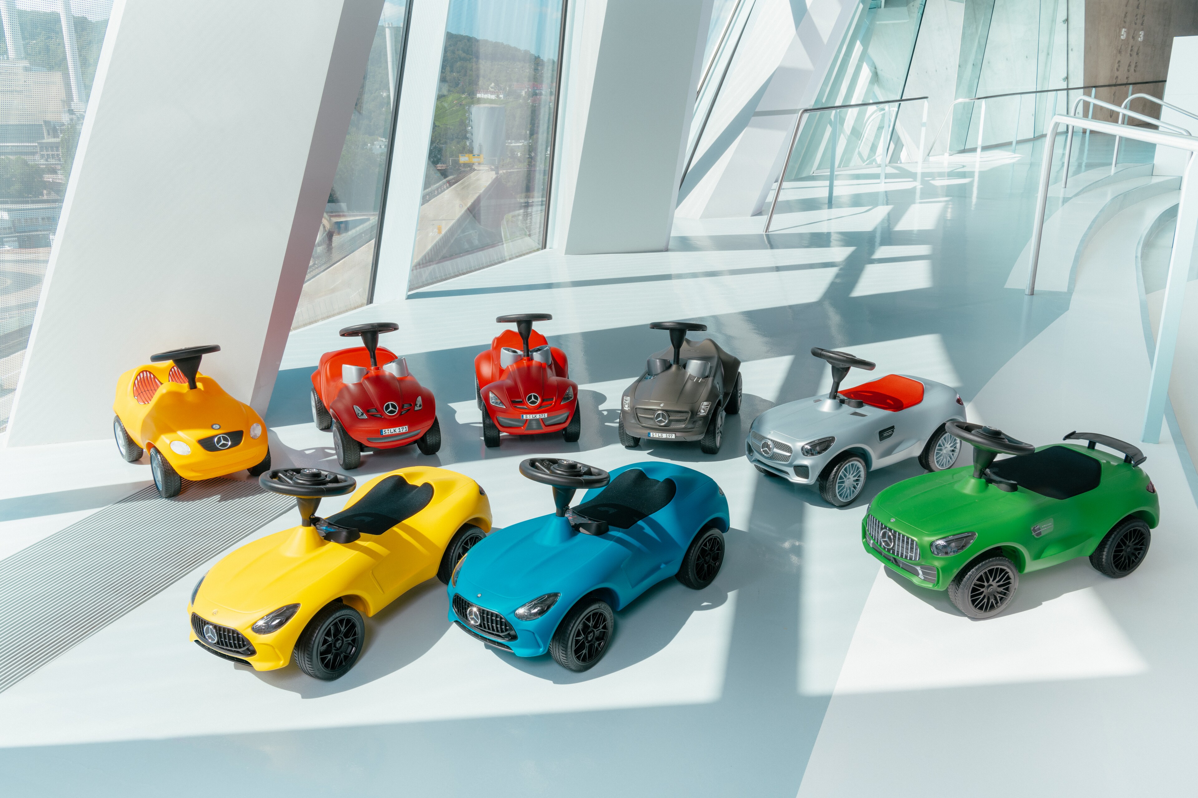 Mercedes-Benz - Kinderrutscher Bobby-AMG GT, sonnengelb, BIG