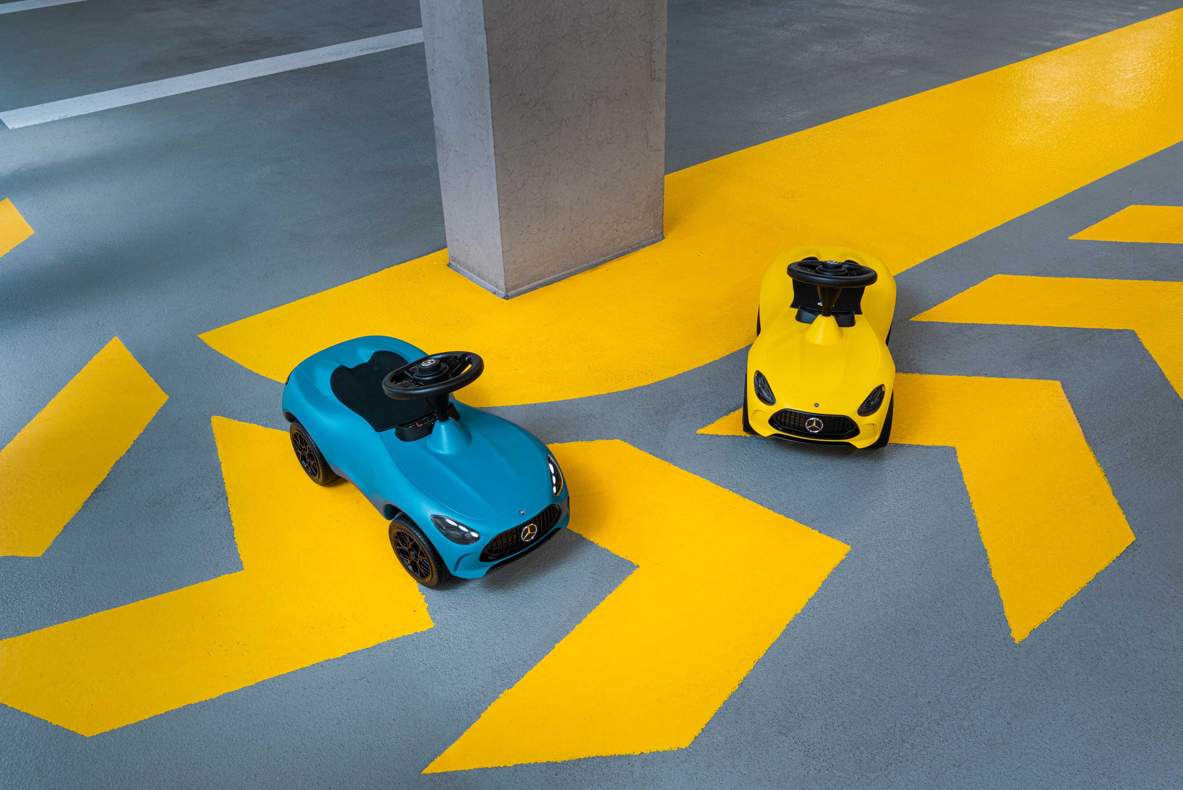 Mercedes-Benz - Kinderrutscher Bobby-AMG GT, sonnengelb, BIG