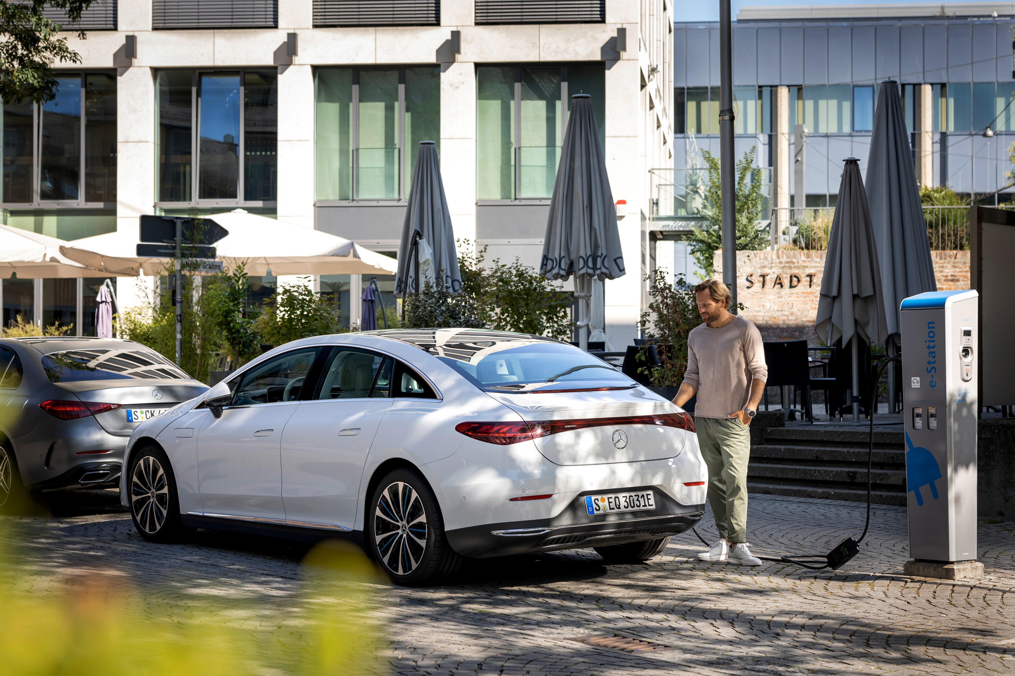 Mercedes-Benz - Flexible charging system Pro Flexible charging system Pro