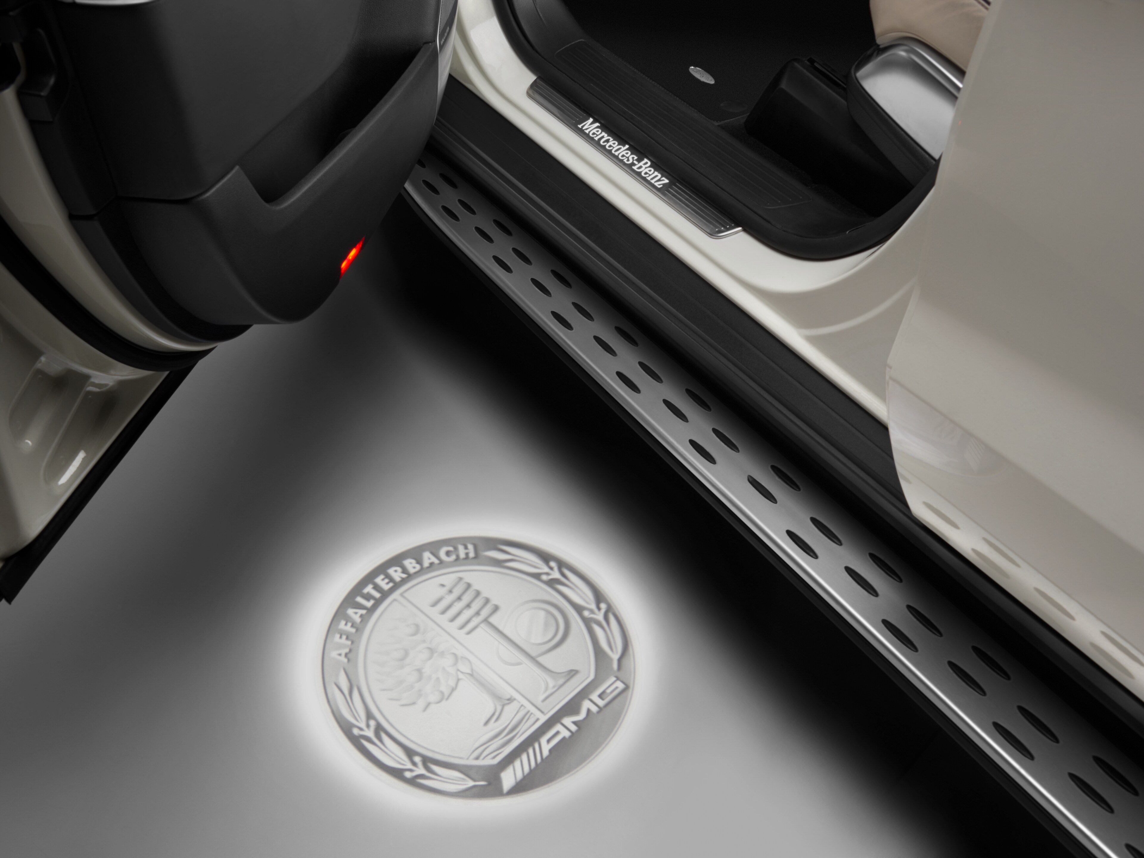 LED Projektor, AMG Wappen