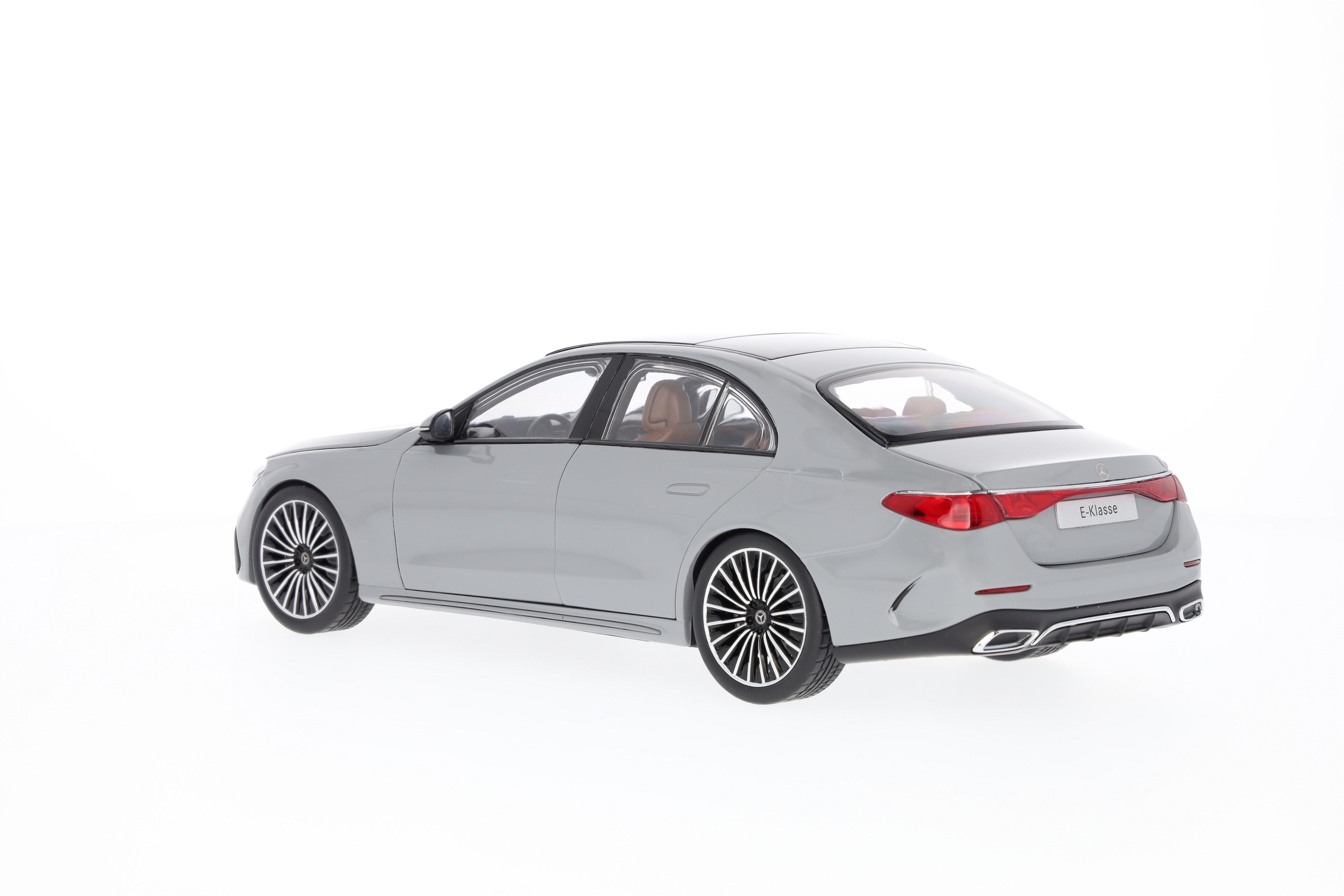 Mercedes-Benz - E-Klasse, Limousine, AMG Line, W214 MANUFAKTUR alpingrau uni, 1:18
