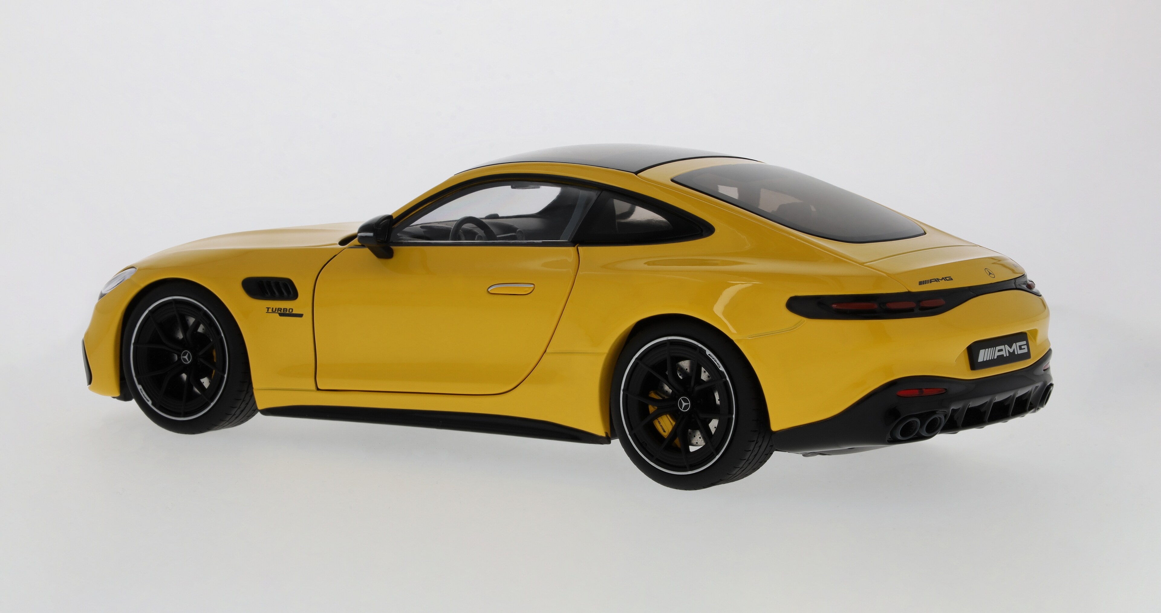 Mercedes-Benz - Mercedes-AMG GT 43 sonnengelb, 1:18