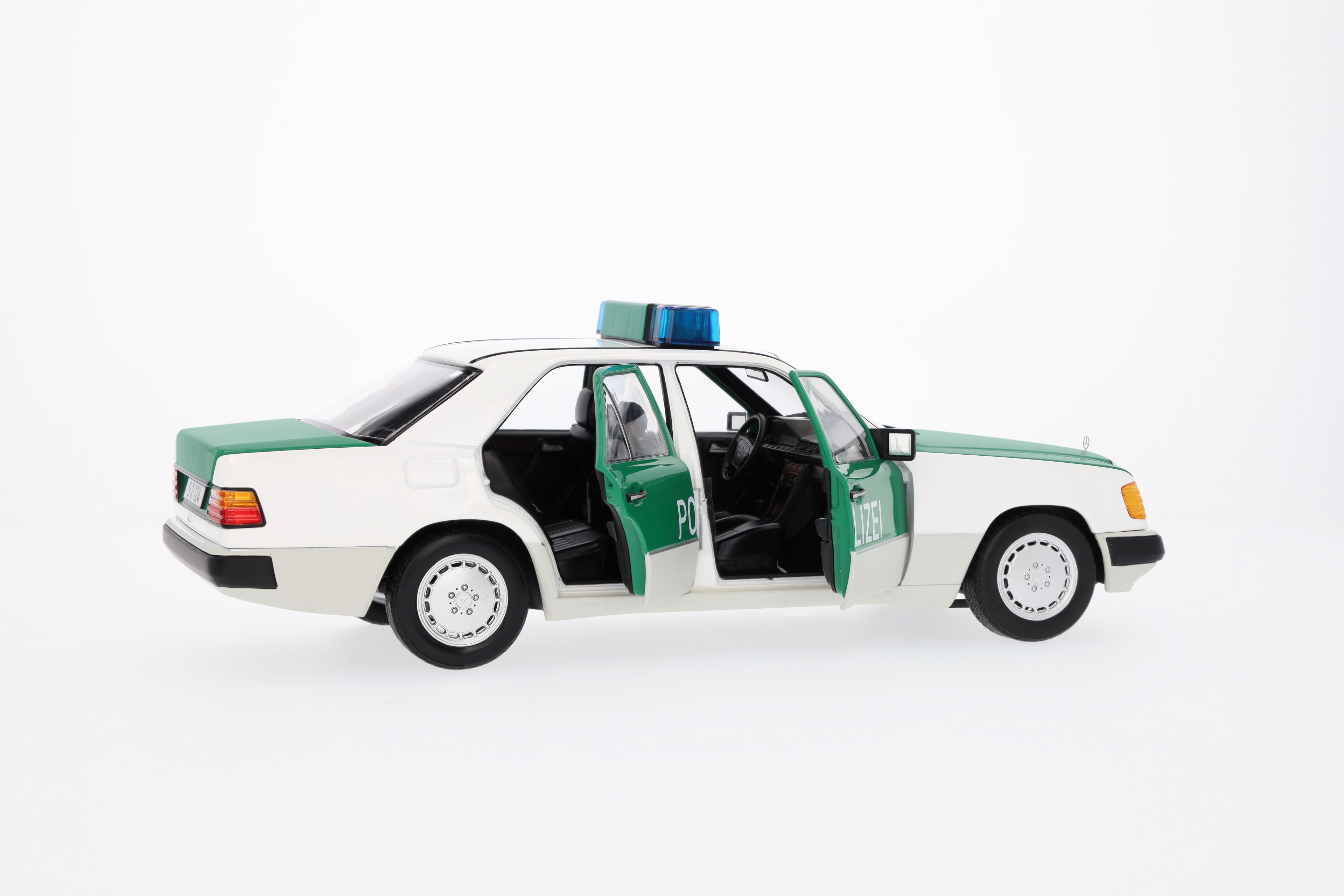 230 E W 124 (1989-1993), Limousine, Polizei, 1:18