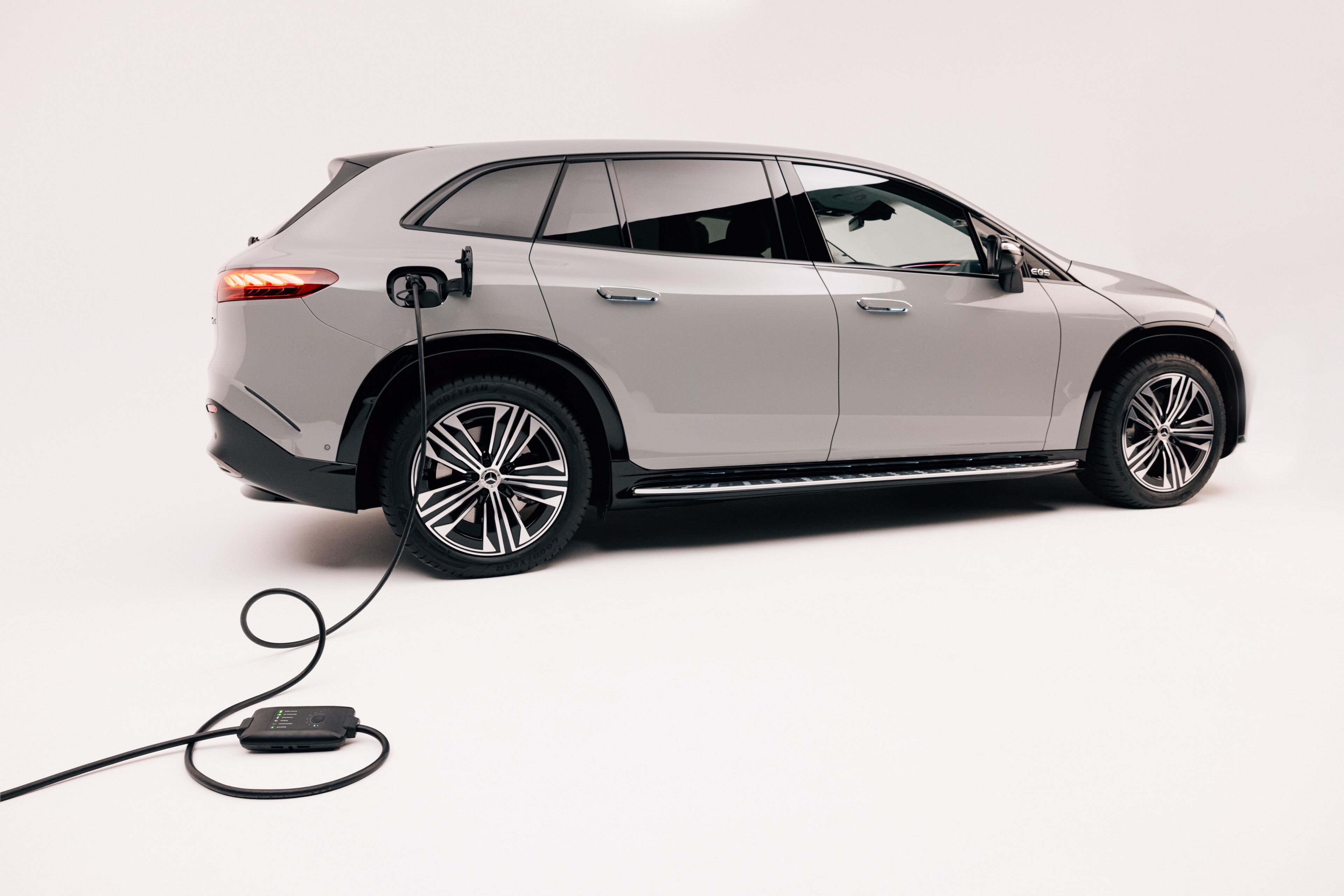 Mercedes-Benz - Flexible charging system Pro Flexible charging system Pro