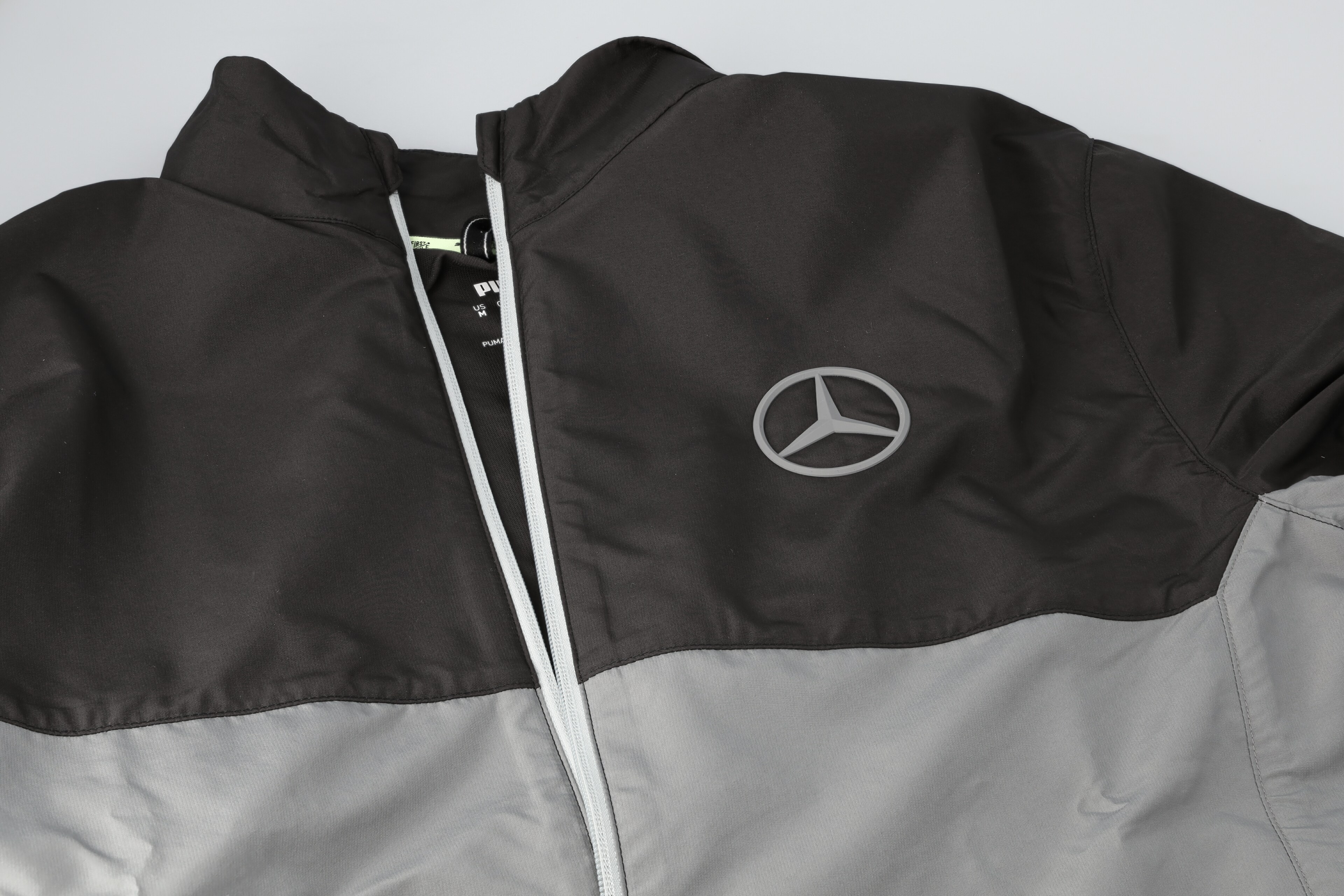 Mercedes-Benz - Golf-Windjacke Herren, grau