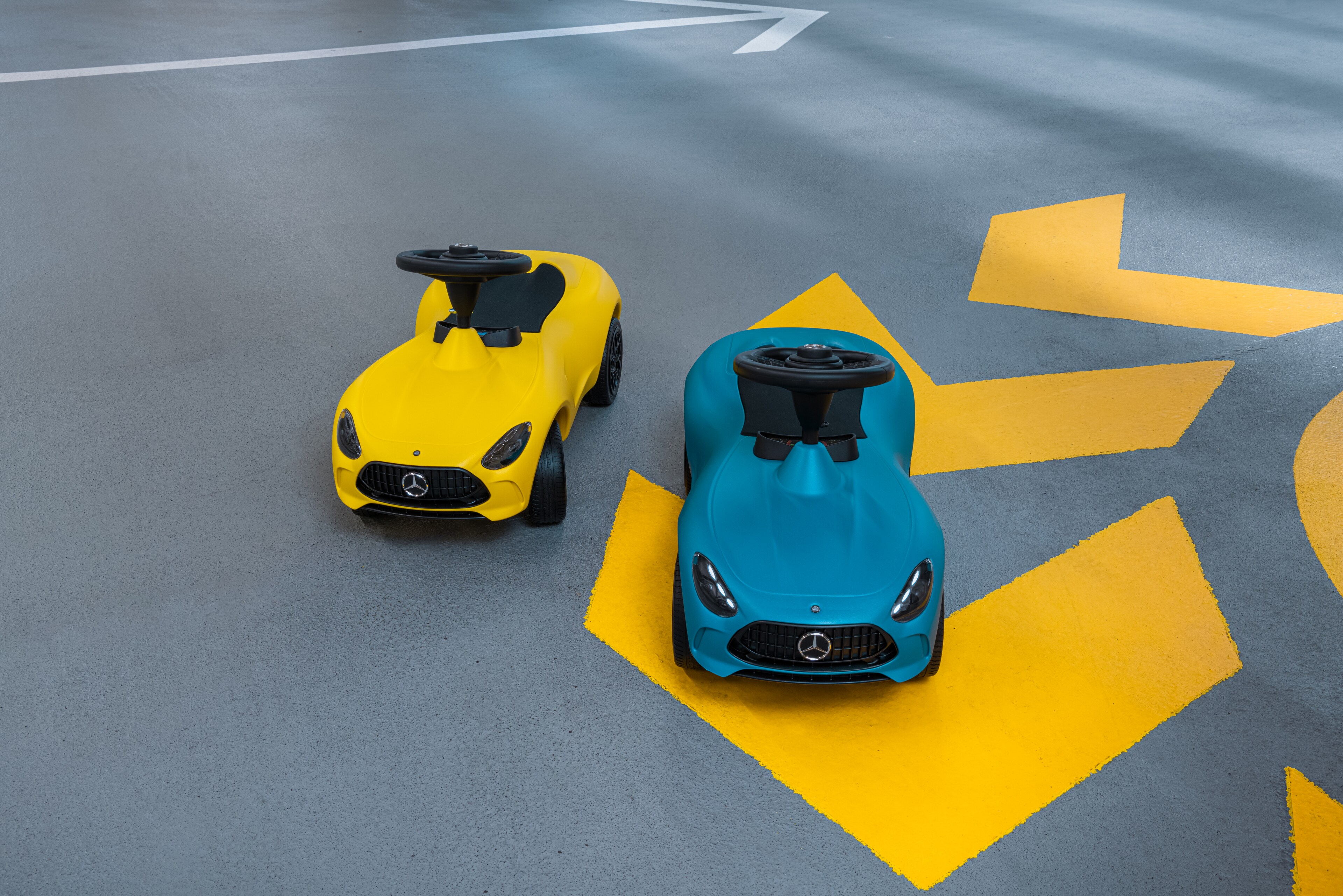 Mercedes-Benz - Kinderrutscher Bobby-AMG GT, sonnengelb, BIG